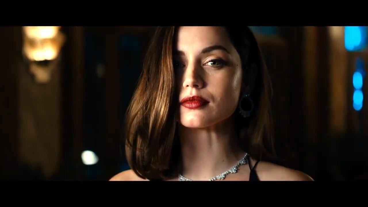《007：无暇赴死》角色特辑 新邦女郎性感亮相