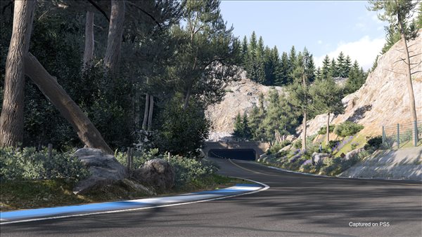 《GT7》官方分享新高清截图 高速赛道场景非常真实