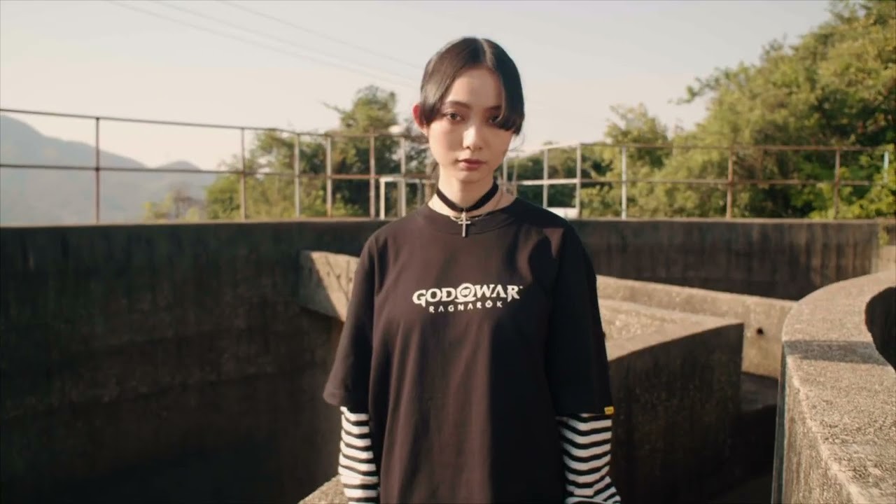 《战神：诸神黄昏》与街头潮牌合作 推出联名服饰