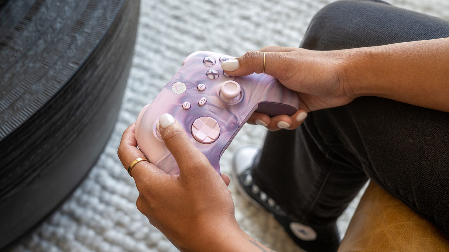 微软推出全新“Vapor”系列Xbox手柄 迷雾风格梦幻配色