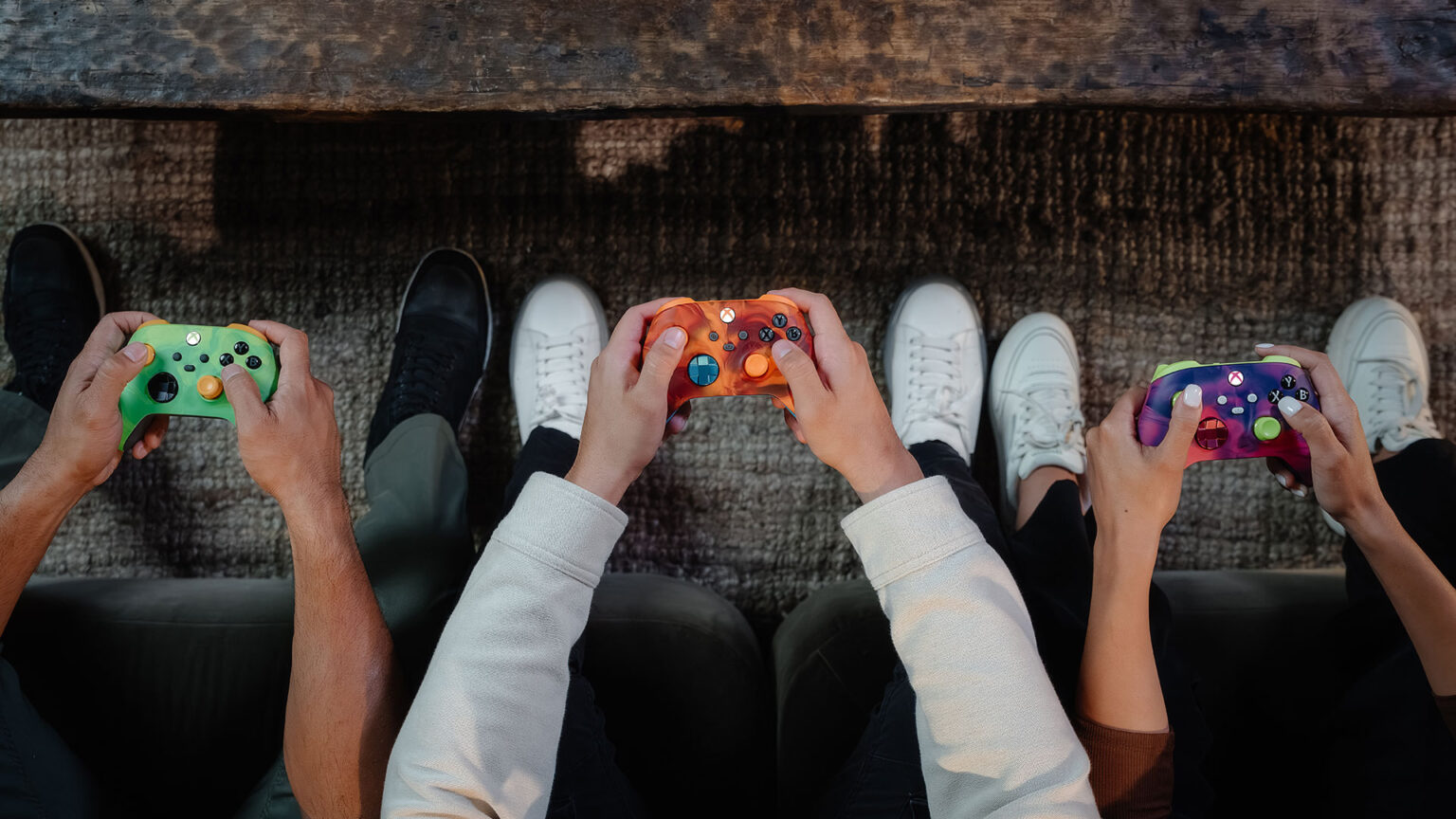 微软推出全新“Vapor”系列Xbox手柄 迷雾风格梦幻配色
